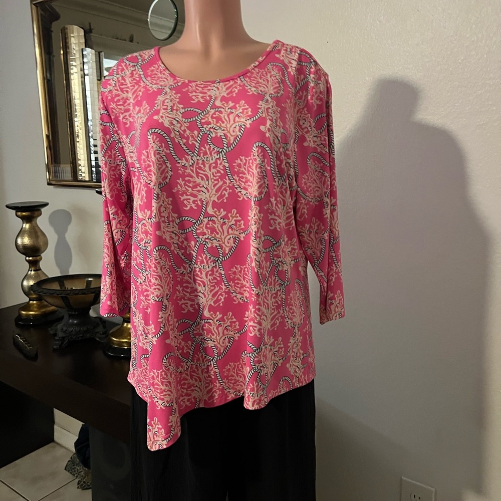 Chic Pink Paisley Women's Blouse